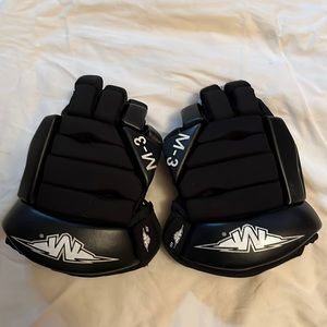 Mission M-3 Junior-S 10 inch hockey gloves